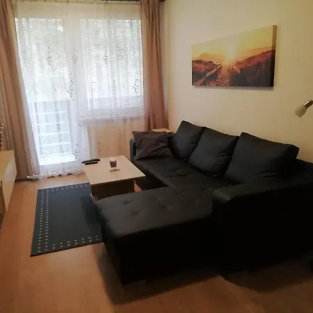 Apartman 22 *